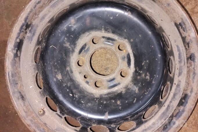 Volvo, terasest stantsitud