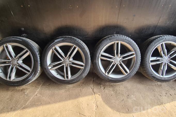 Audi replica, valuveljed