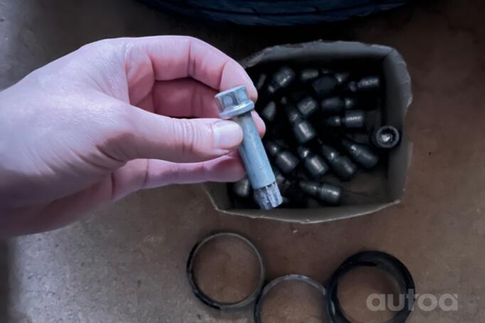 Japan Racing, valuveljed