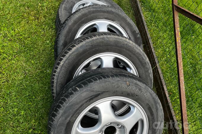 Opel ratai, valuveljed