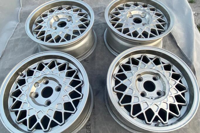 Fondmetal, valuveljed