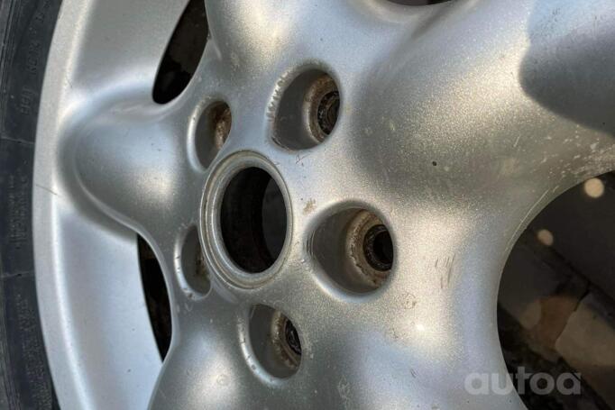 Land rover, valuveljed