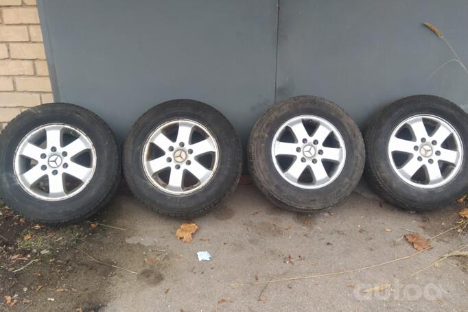 Mercedes benz, valuveljed