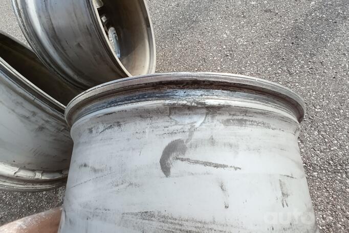 Mercedes, valuveljed