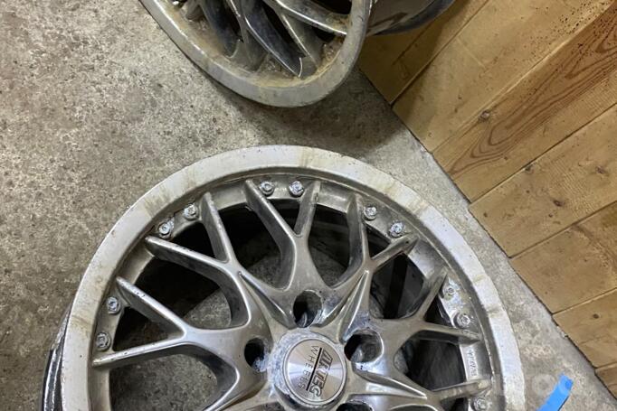 Milano Corp, valuveljed