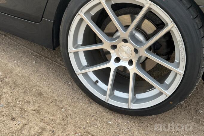 Avant Garde, valuveljed