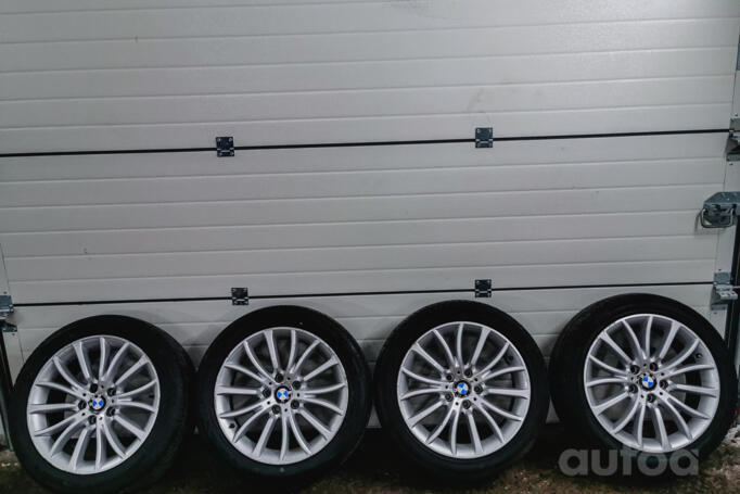 BMW F10/F11, valuveljed