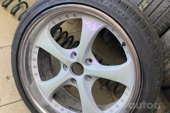 Work Replica, valuveljed