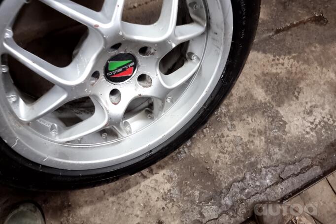 Stilauto, valuveljed