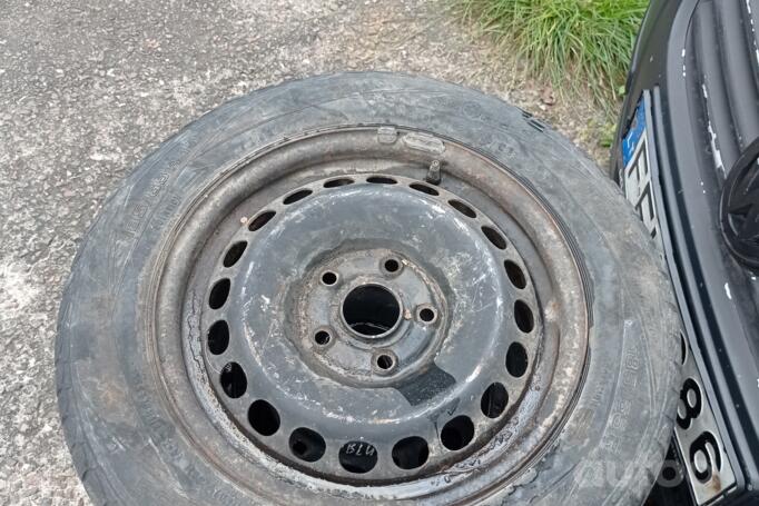 Audi VW, terasest stantsitud