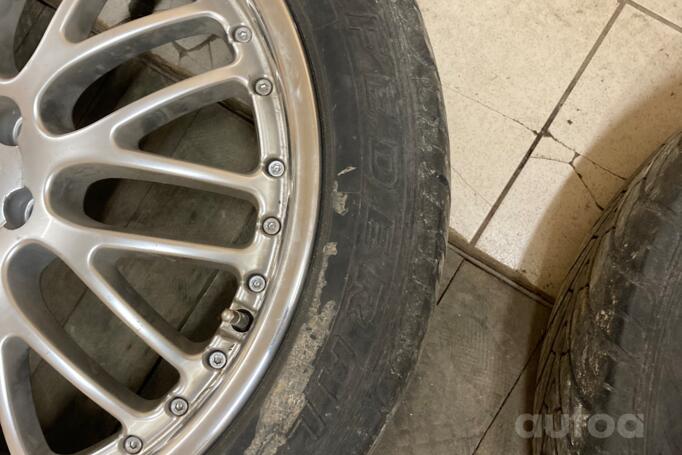 Larzon Panamera, valuveljed