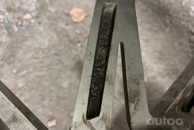 Blaque Diamond, valuveljed