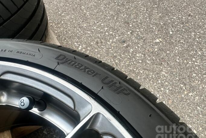 Japan Racing, valuveljed