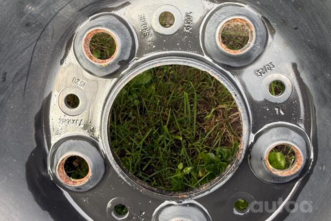 Nezinia, terasest stantsitud