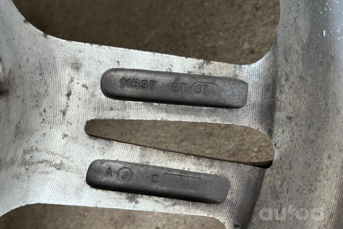 Mercedes, valuveljed