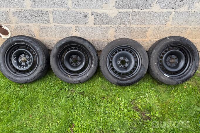 Nezinia, terasest stantsitud