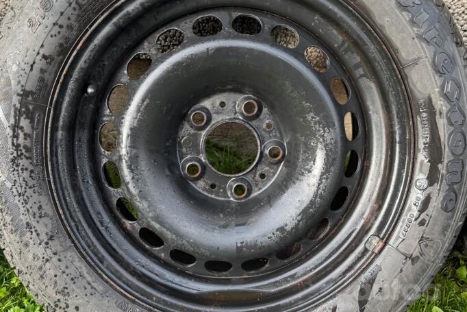 Nezinia, terasest stantsitud