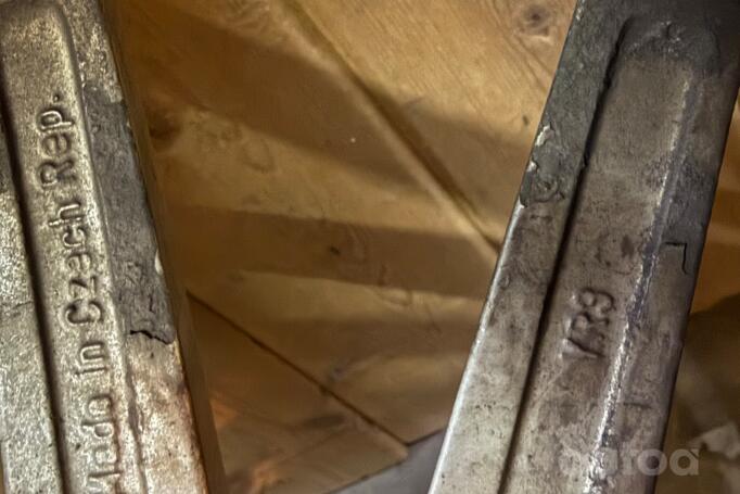 Audi Ronal, valuveljed