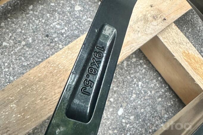 Japan Racing, valuveljed