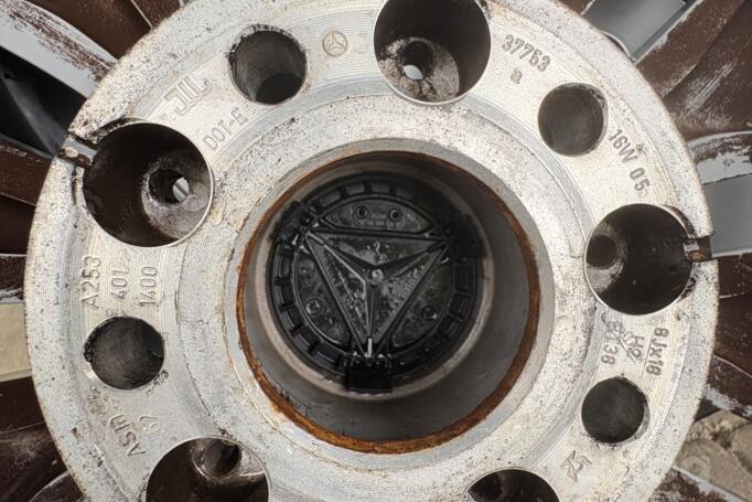 Mercedes nenz, valuveljed