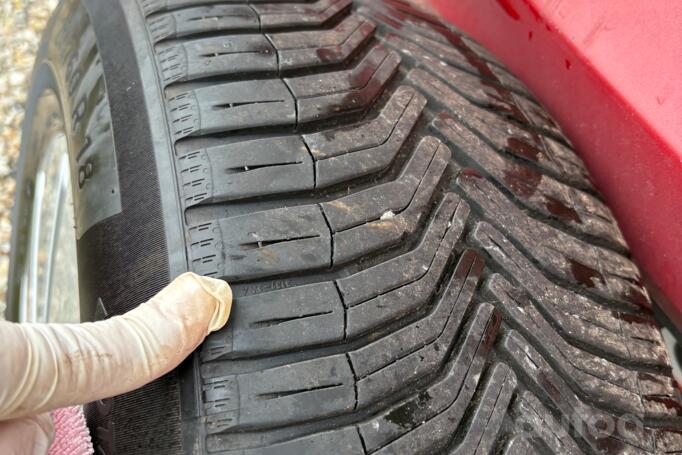 Mercedes nenz, valuveljed