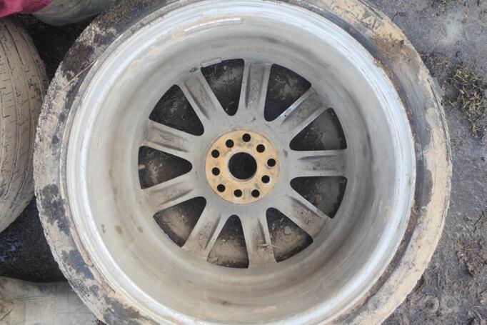 Made in Italy NOT ORIGINAL EQUIPMENT”, valuveljed