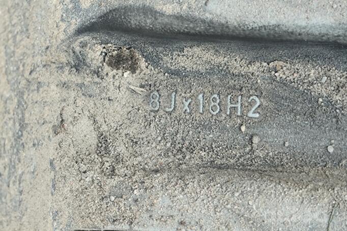 Made in Italy NOT ORIGINAL EQUIPMENT”, valuveljed