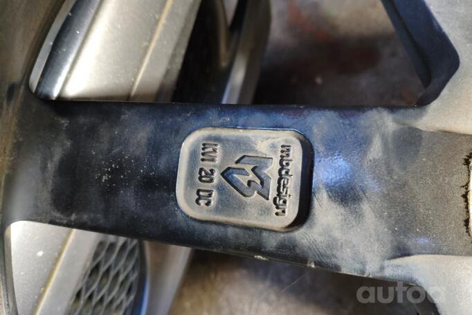 Mb Desing, valuveljed