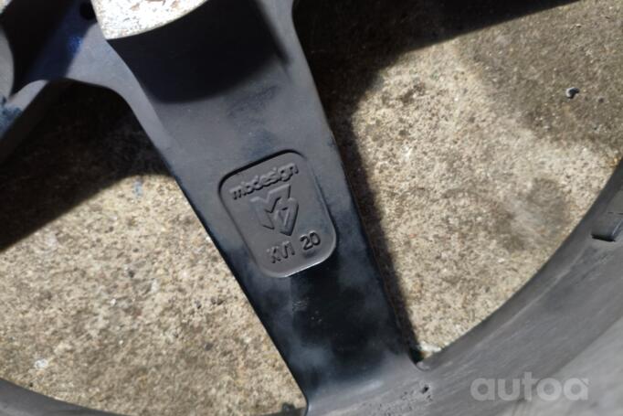 Mb Desing, valuveljed