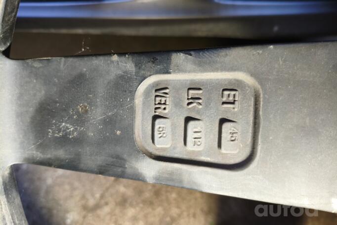 Mb Desing, valuveljed