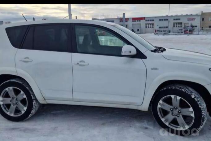 Toyota rav4, valuveljed