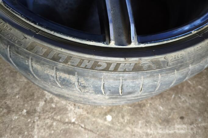 Mb Desing, valuveljed