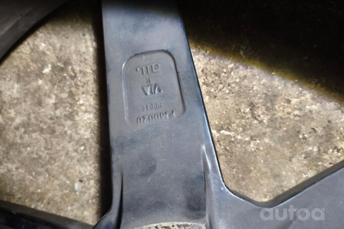 Mb Desing, valuveljed