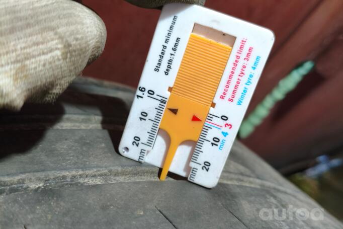 Mb Desing, valuveljed