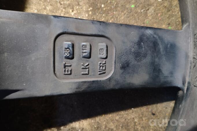 Mb Desing, valuveljed