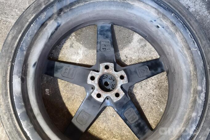 Mb Desing, valuveljed