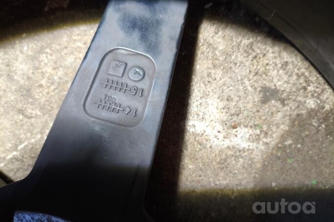 Mb Desing, valuveljed