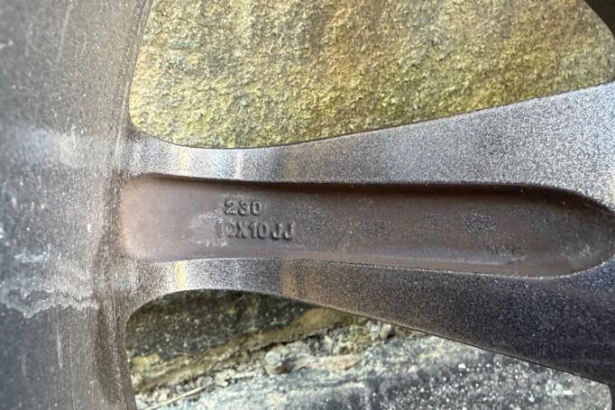 Japan Racing, valuveljed