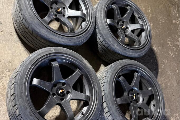 Japan Racing, valuveljed