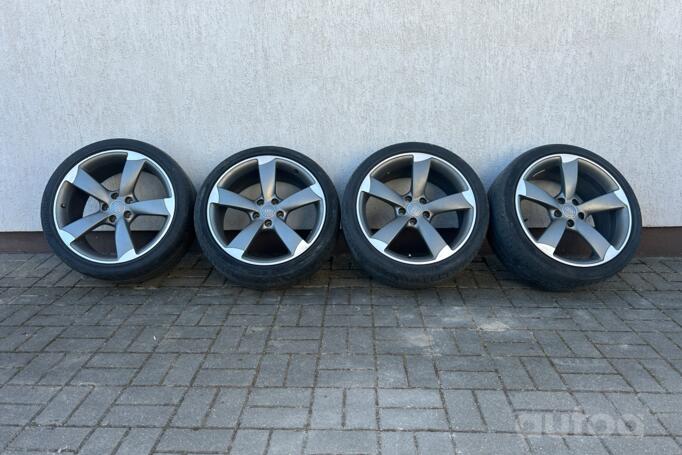 Audi R19, valuveljed