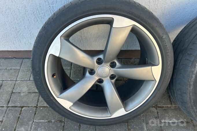 Audi R19, valuveljed