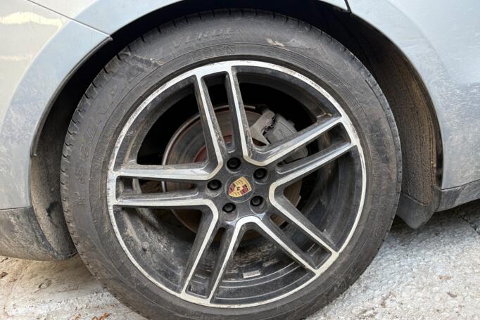 Porsche, valuveljed