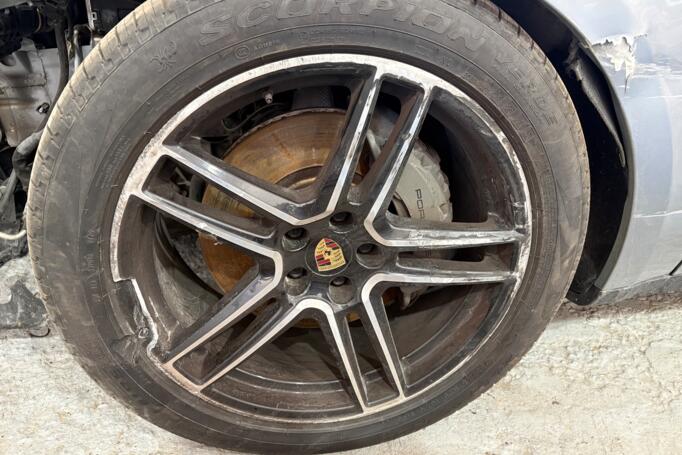 Porsche, valuveljed
