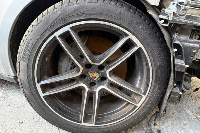 Porsche, valuveljed
