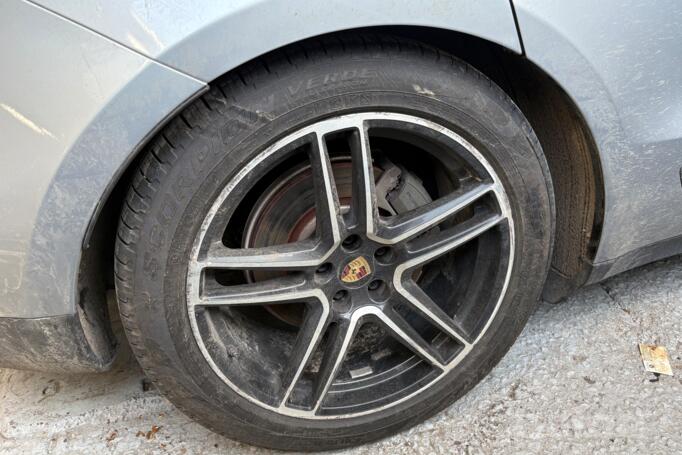 Porsche, valuveljed
