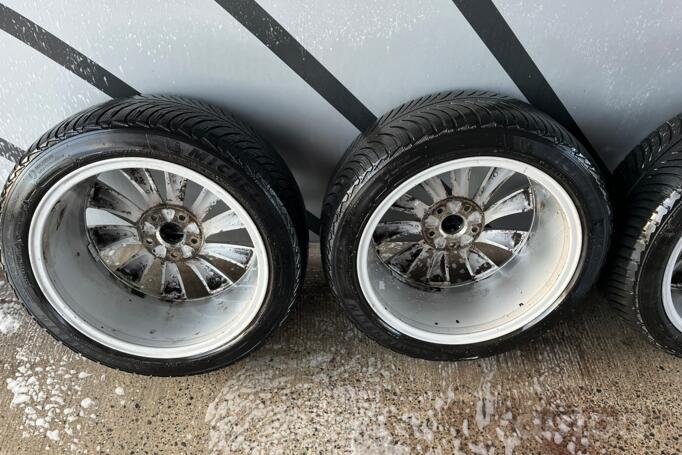 Mallory Turbine, valuveljed