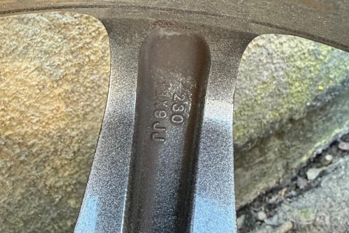 Japan Racing, valuveljed