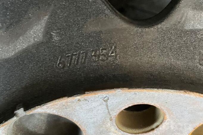 BMW, valuveljed