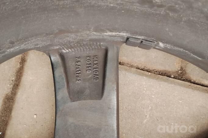 O.M.P. GROUP, valuveljed