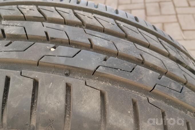 O.M.P. GROUP, valuveljed